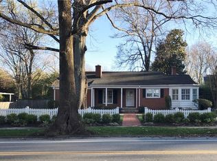 901 W Cornwallis Dr, Greensboro, NC 27408