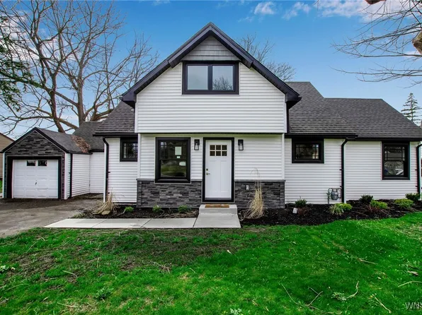 8591 Sunset Dr, Williamsville, NY 14221