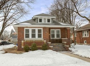 902 Webster Ave, Wheaton, IL 60187