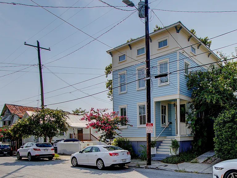 19 Line St — Photo 2
