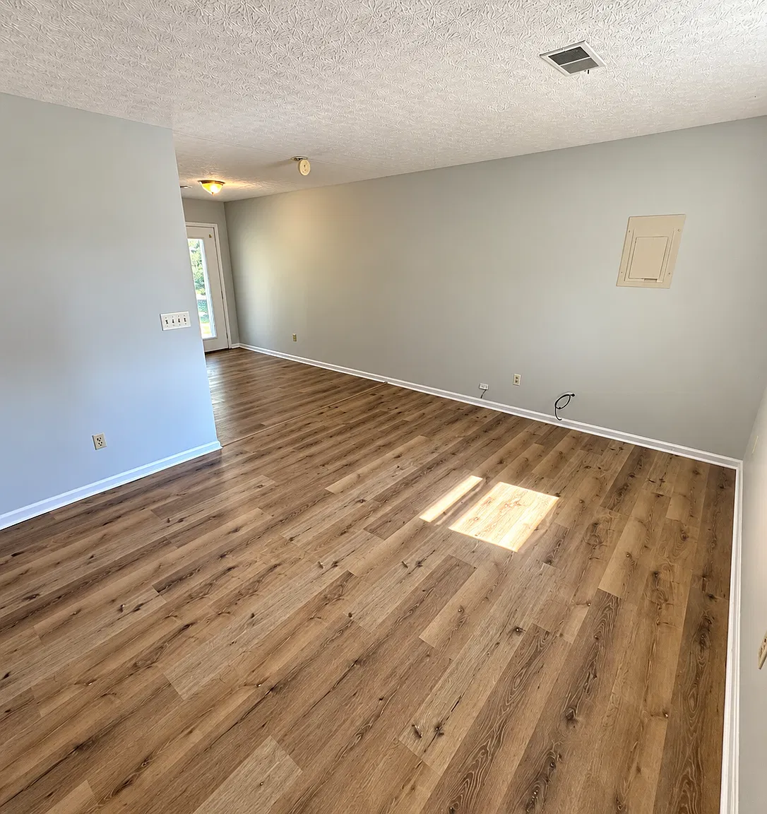 3 bed, 1.5 bath, 1000 sqft, $1,200 — Photo 2