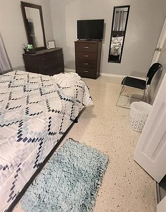 3rd image of 2301 Juanita Ave #6