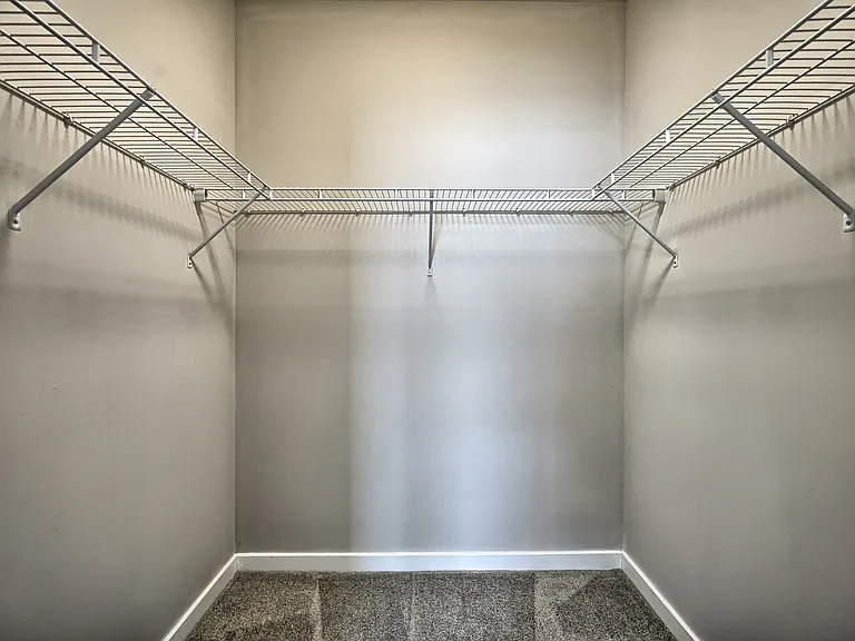 CenterPointe Apartments — Photo 10