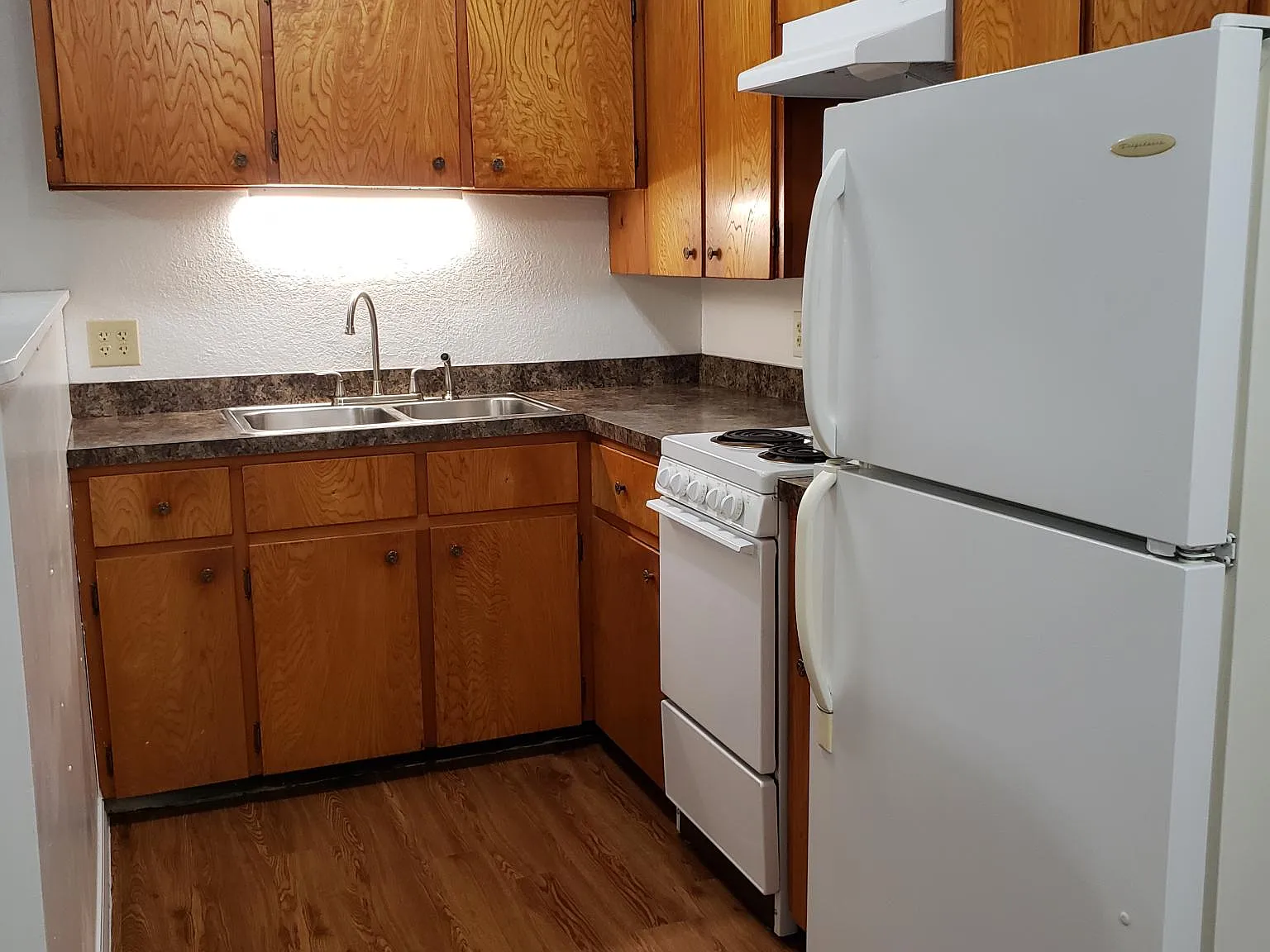 1 bed, 750 sqft, $615 — Photo 3