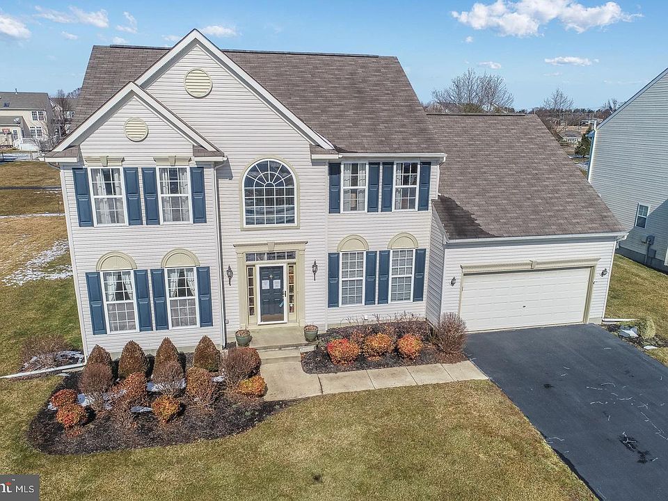 1st image of 12 W Shakespeare Dr
