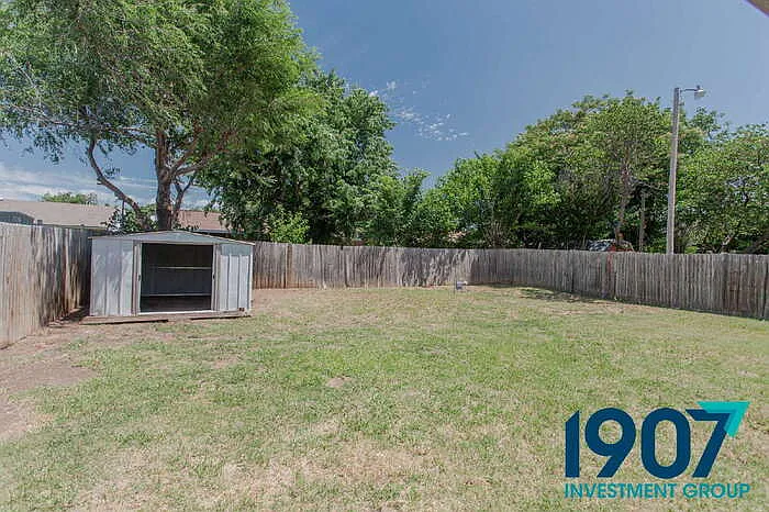 709 NW 16th St — Photo 31