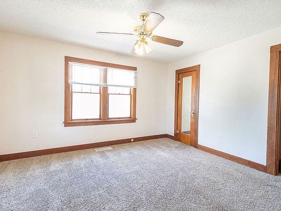 5th image of 1210 Denver Ave