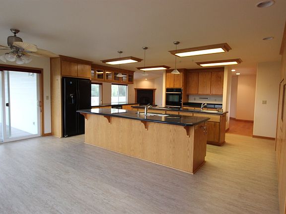 5th image of 240 Montair Dr