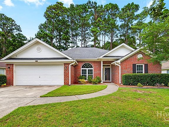 2nd image of 305 Silver Brook Circle