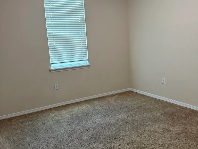 2410 Chateau Loop — Photo 20