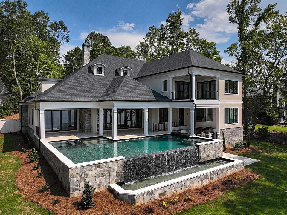 1st image of 137 Carolyn Dr