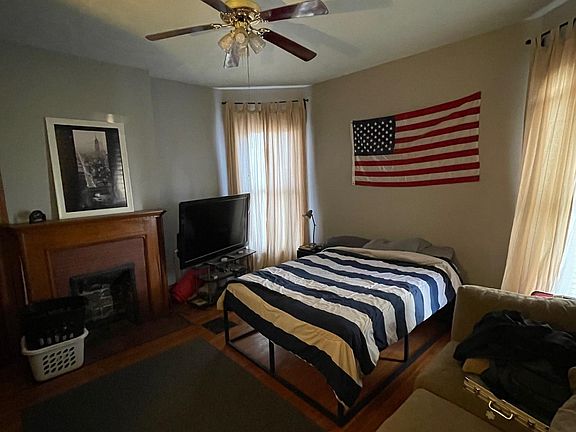 3rd image of 1258 Eastwood Ave