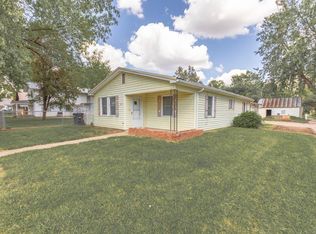 834 S A St, Arkansas City, KS 67005
