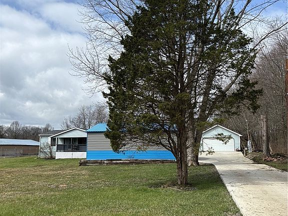 3rd image of 717 Bandy Rd