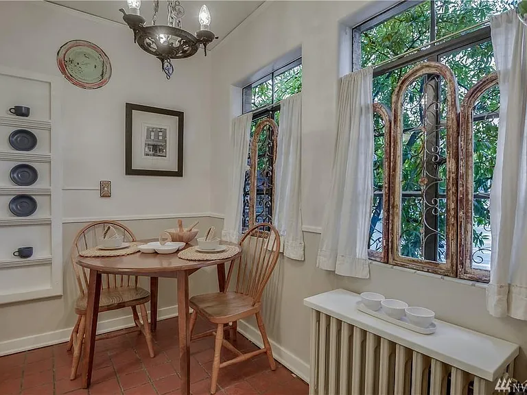 Breakfast nook