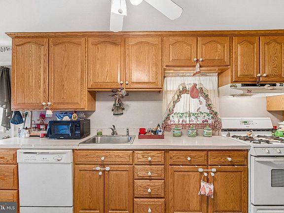 5th image of 309 E Dutton Mill Rd