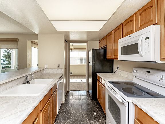 5th image of 22211 6th Avenue S #210