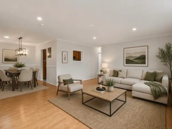 4 Tara Dr, Weymouth, MA
