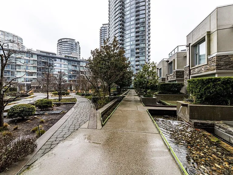 188 Keefer Pl #1006 — Photo 28