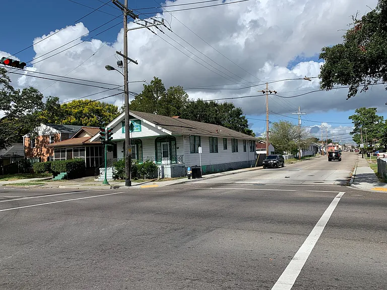 8601 S Claiborne Ave — Photo 11