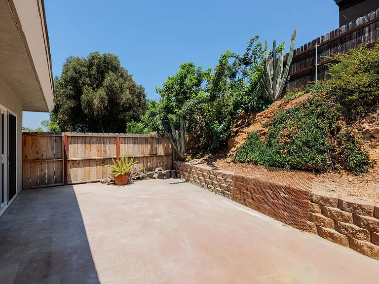 5053 Lenore Dr — Photo 14
