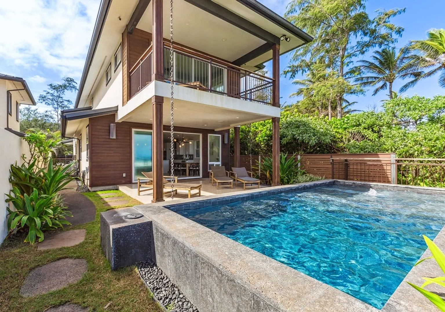 Majestic Mahakea: Oceanfront Oasis by Gather — Photo 2