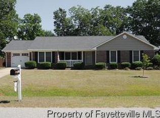 335 Woodberry Cir, Raeford, NC 28376