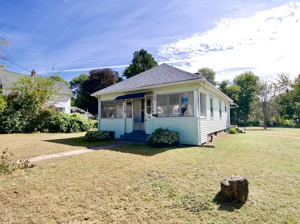 33 Arnold St, Palmer, MA 01069