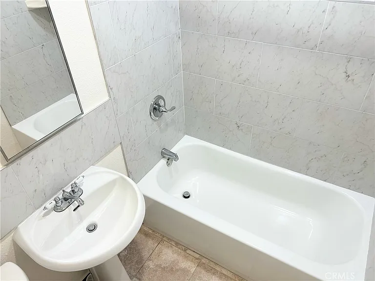 1143 Elizabeth Lake Rd — Photo 40