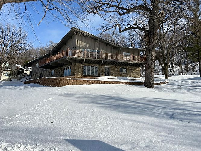 1st image of 635 Forest Ave