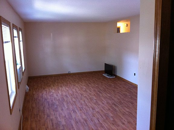 5th image of 527 Egret Ln
