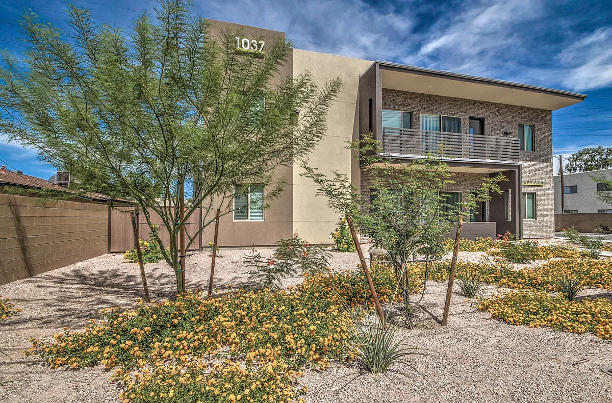 Building Photo - 1037 S Farmer Ave #3001