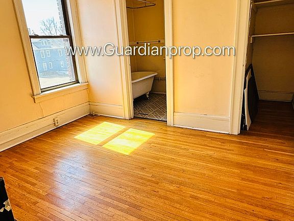 3rd image of 2882 Humboldt Ave S #205