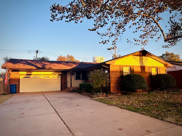 1921 Pontiac Dr, Enid, OK 73703
