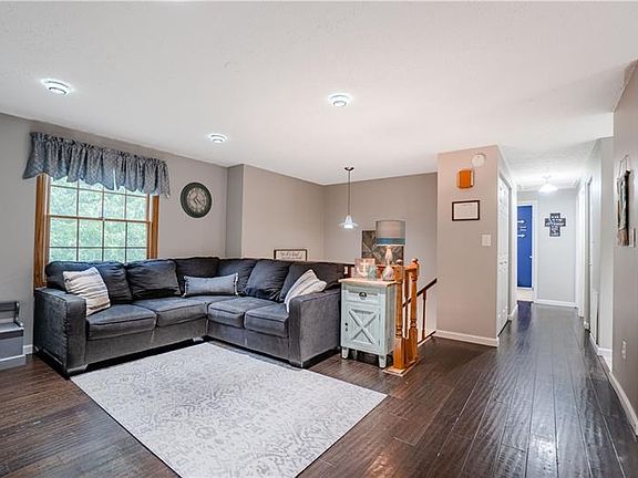 4th image of 701 Hartland Dr