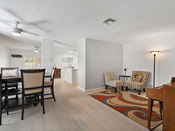 4th image of 324 SE Bloxham Way
