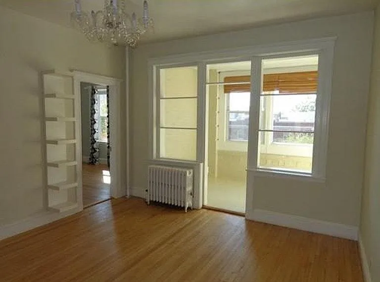 Living room to sunroom
