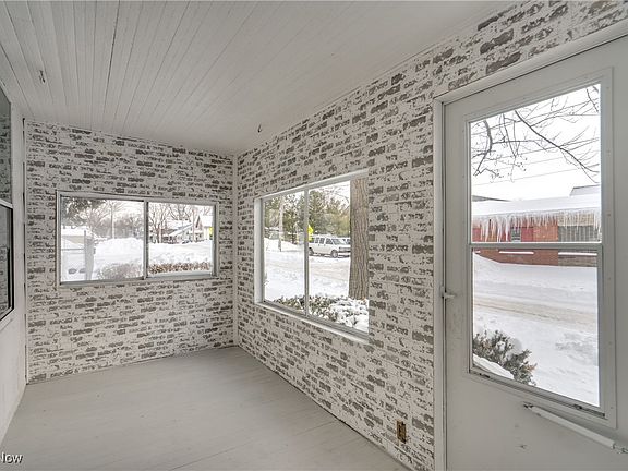 4th image of 46 Rosenberry St