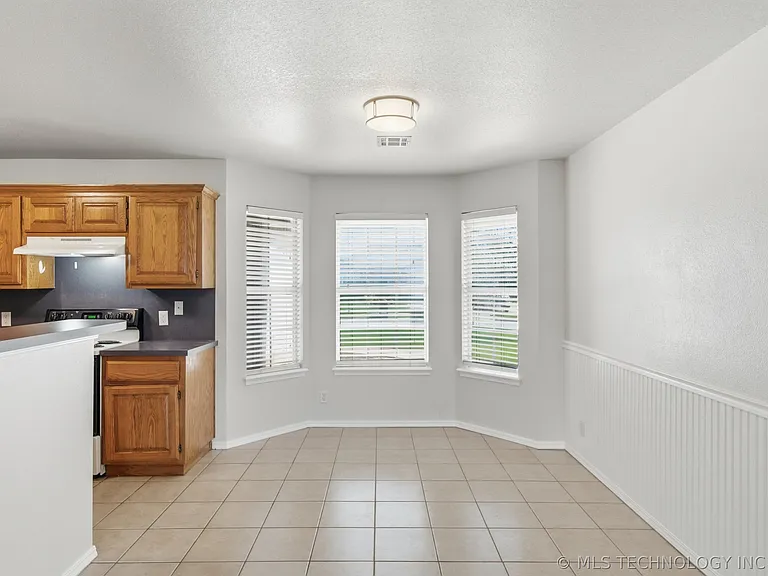 1217 W 117th Ct S — Photo 9