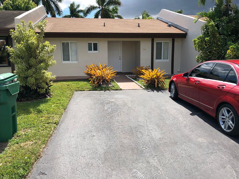 2nd image of 5202 SW 139th Pl