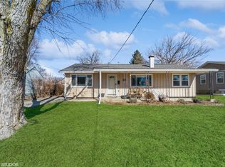 7111 Oliver Smith Dr, Urbandale, IA 50322
