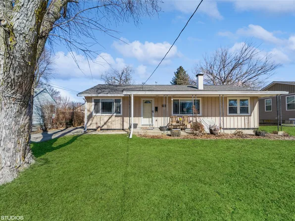 7111 Oliver Smith Dr, Urbandale, IA 50322