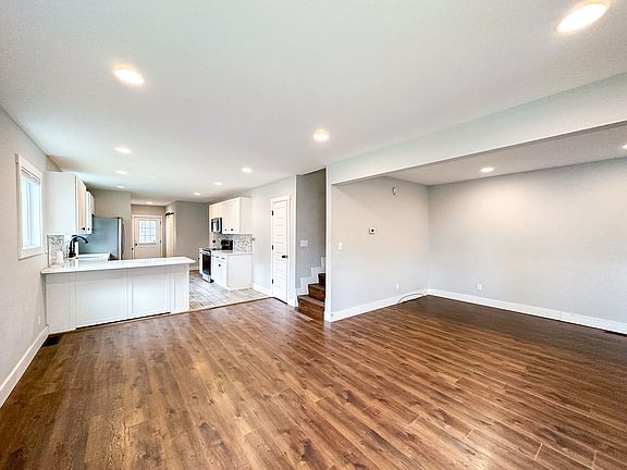 4th image of 1018 Harlan St
