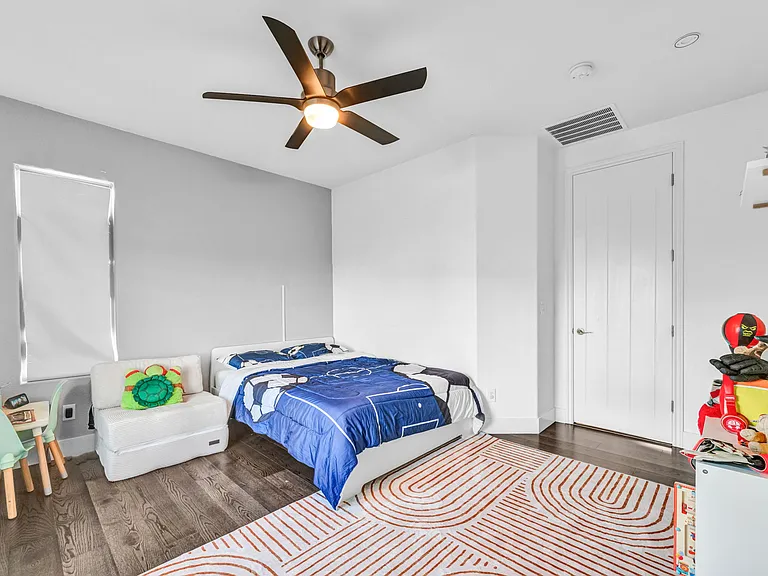 233 Castellari Dr — Photo 53