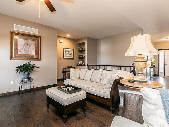 5th image of 504 Majestic Oak Ct