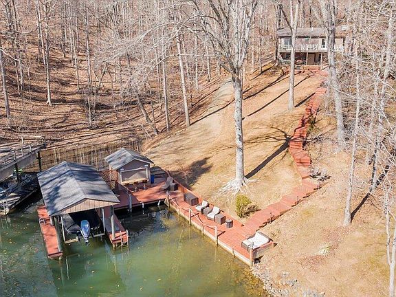3rd image of 211 Driftwood Ct