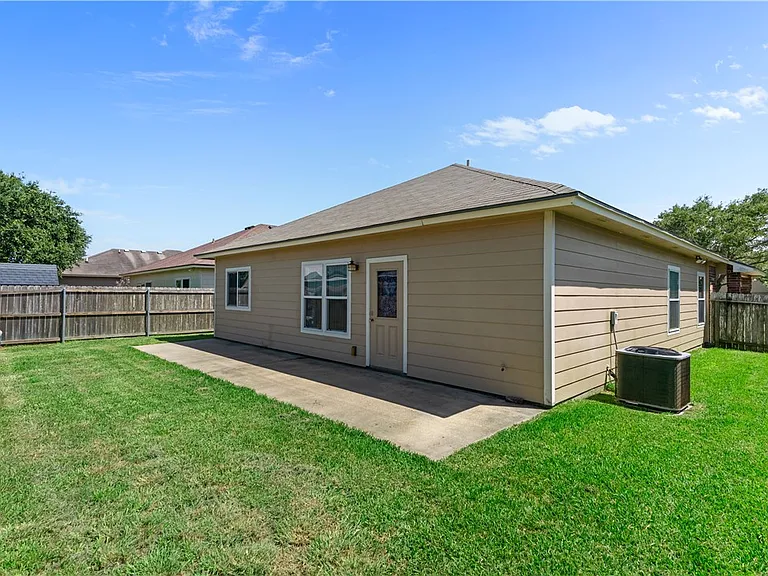 6518 Purplewing Dr — Photo 15