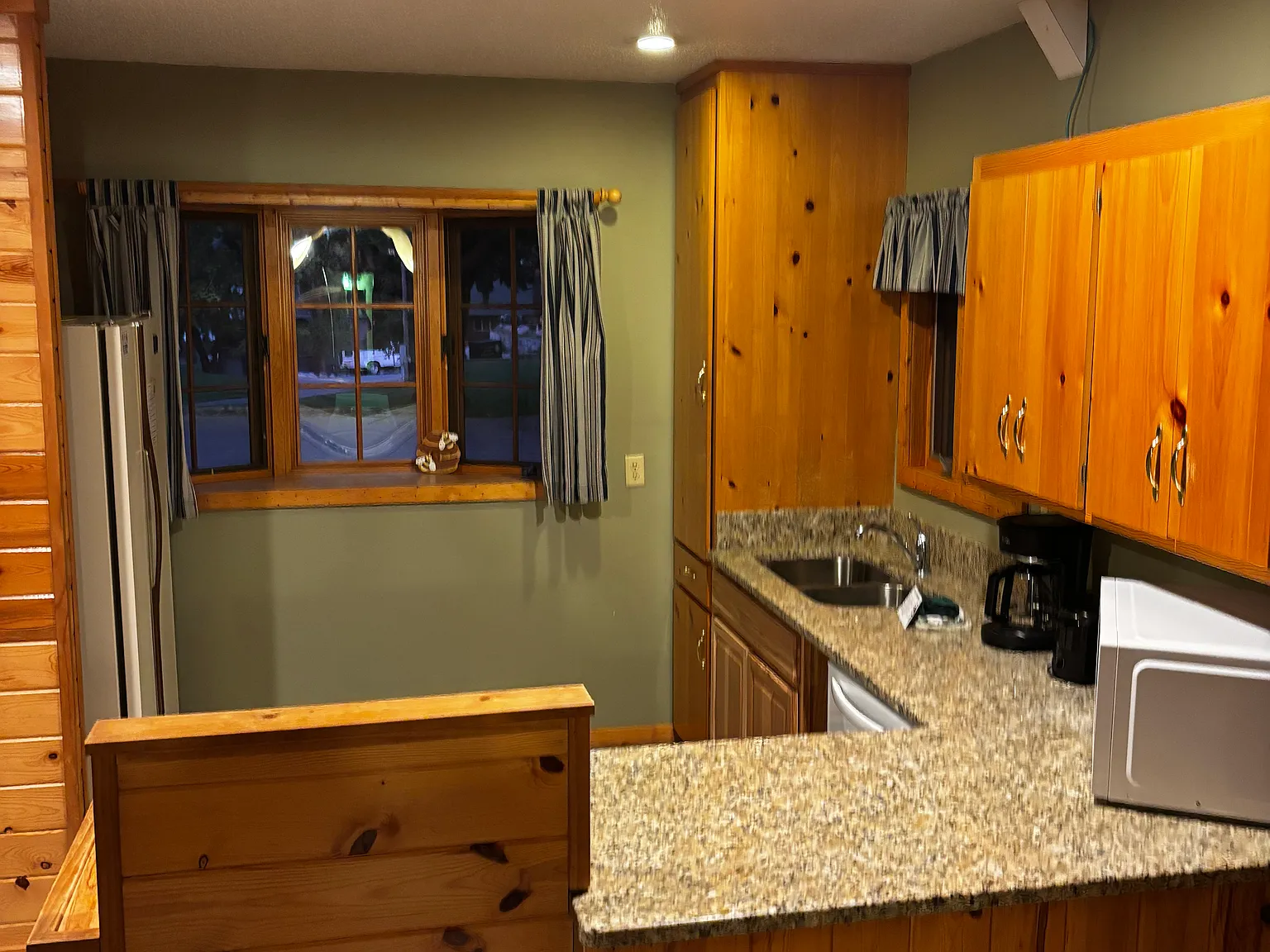 1 bed, 400 sqft, $1,400 — Photo 3