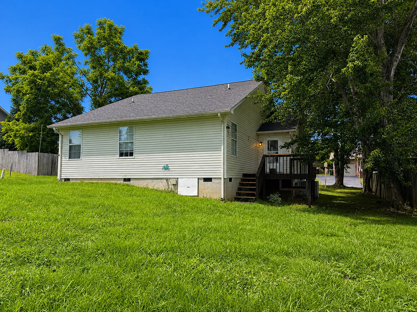 1209 Fielding Drive - 1 — Photo 2