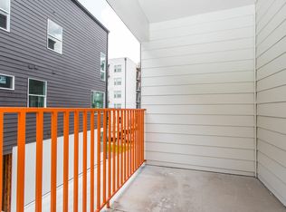 The Flats at 4001 Roseland, Dallas, TX 75204